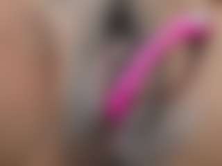 Live cam show with naomixjones - Bedroom on Hubzter Live