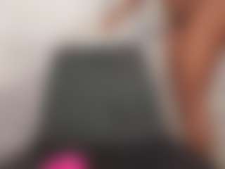 naomixjones's Live Sex Cam Show