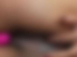 naomixjones's Live Sex Cam Show