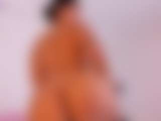 Live cam show with hannawilliams - Tease Curvy on eurowanks.com