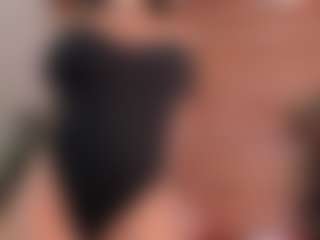 Live cam show with hannawilliams - Latina on Camversity | colombia