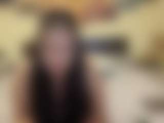 Live cam show with adellineee - Living Room on Soda Cam
