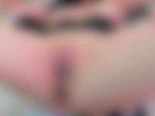 Live cam show with patriciakeys - Moaning on Milfs Live