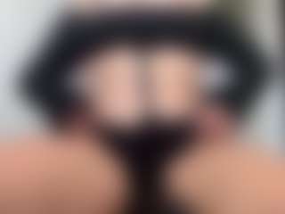 mia-gomex's Live Sex Cam Show