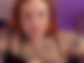 Live cam show with STRIPIRELLA - Shaved on friskycurves.com