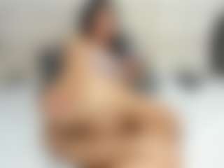 Live cam show with Cristal - Toys on xDating