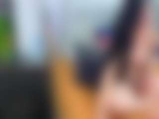 Live cam show with Melissa Bieira - Flashing on Camsoda