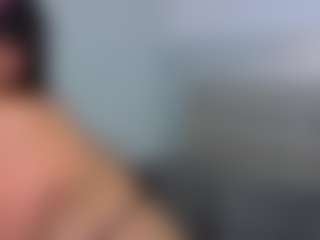 Live cam show with Melissa Bieira - Shaved Pussy on Camsoda