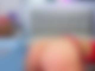 Live cam show with Melissa Bieira - Little on Porn Luv