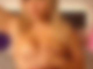 Live cam show with celiahenn - Thong on instabang