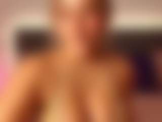celiahenn's Live Sex Cam Show