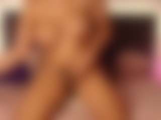 celiahenn's Live Sex Cam Show