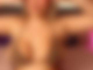 Live cam show with celiahenn - Bedroom on Strip Flash - Live Sex Shows