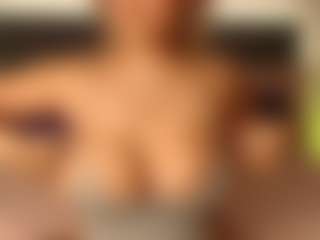 Live cam show with celiahenn - Body Massage on Uber Horny