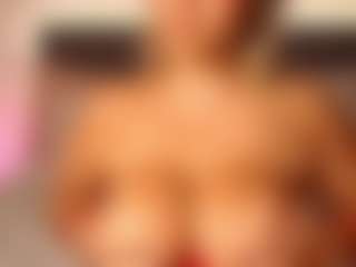 Live cam show with celiahenn - Smoking on Camversity