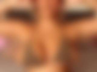celiahenn's Live Sex Cam Show