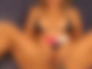celiahenn's Live Sex Cam Show