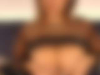 Live cam show with celiahenn - Smoking on Hubzter Live