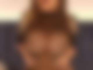 Live cam show with celiahenn - Bedroom Blonde Hair on Camsoda