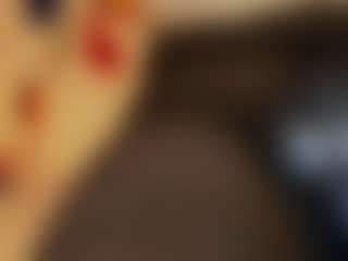 WowMature MILF webcam performer live streaming