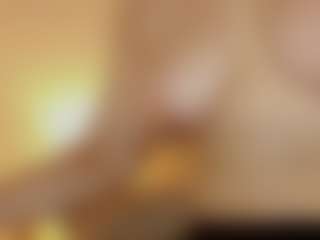 WowMature MILF webcam performer live streaming