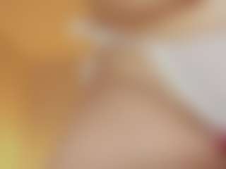 WowMature MILF webcam performer live streaming