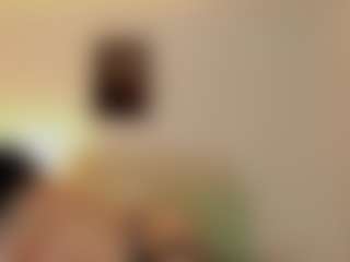 WowMature MILF webcam performer live streaming