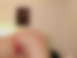 WowMature MILF webcam performer live streaming