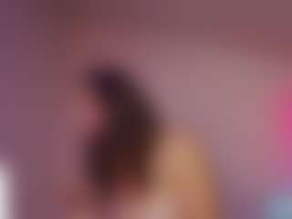 Live cam show with yssadiamond - Bedroom Brown Hair on CamwithHer