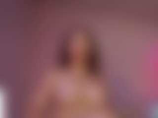 Live cam show with yssadiamond - Strip Curvy on livesuperchat.net