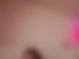 Live cam show with yssadiamond - Curvy MILF on CamClone
