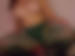 Live cam show with yssadiamond - Spanks on crypto-cams