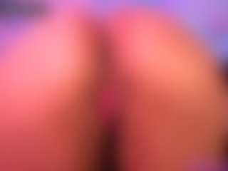Live cam show with Lisha - Fingering on Uber Horny