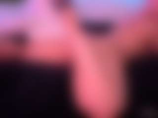 Live cam show with Lisha - Shaved Pussy on Fling VIP Chat
