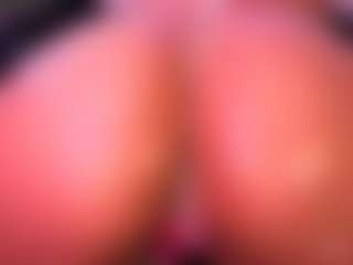 Live cam show with Lisha - Fingers on Camsoda