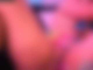Live cam show with Lisha - Shaved Pussy Curvy on Camsoda