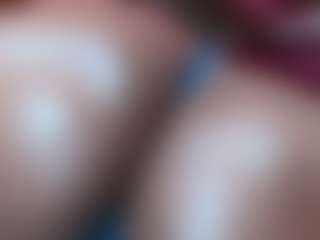Live cam show with Eli Grey - Shaved Pussy Mature on Free Soda