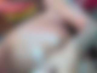 Live cam show with Eli Grey - Brown Eyes MILF on Camsoda