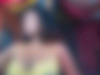 Live cam show with Eli Grey - Brown Eyes MILF on Camsoda