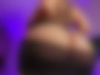 Laauura's Live Sex Cam Show