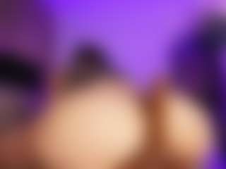 Laauura's Live Sex Cam Show