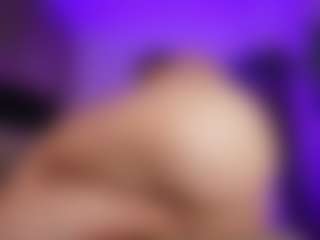 Laauura's Live Sex Cam Show