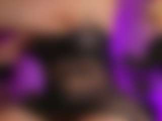 Laauura's Live Sex Cam Show