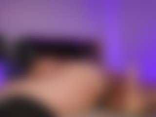 Laauura's Live Sex Cam Show