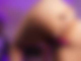 Laauura's Live Sex Cam Show