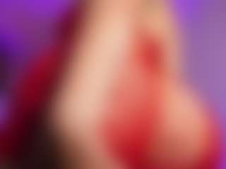 Laauura's Live Sex Cam Show