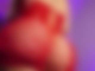 Laauura's Live Sex Cam Show