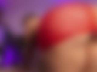 Laauura's Live Sex Cam Show