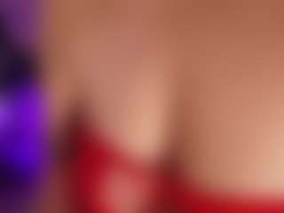 Laauura's Live Sex Cam Show