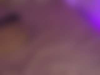 Laauura's Live Sex Cam Show